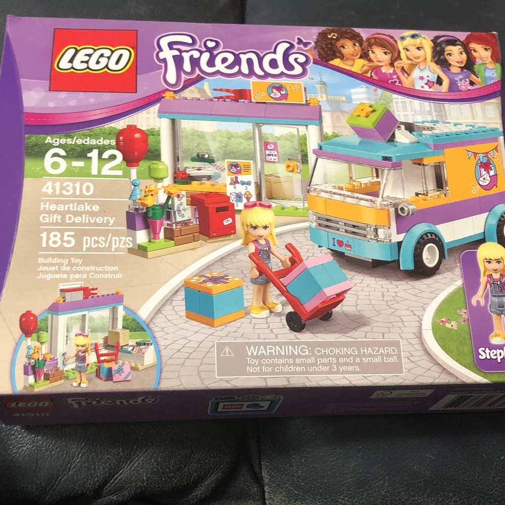 LEGO Friends Heartlake Gift Delivery Set